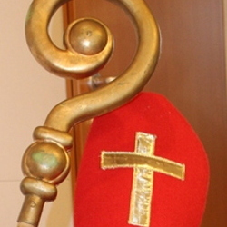 Bischofsstab und Mitra