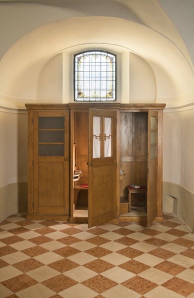 Beichtstuhl / Roland Weiß